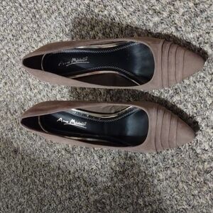 Anne Michelle suede heels